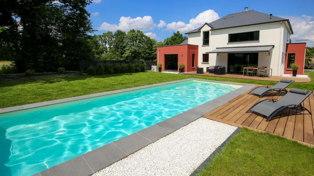 piscine avec terrasse